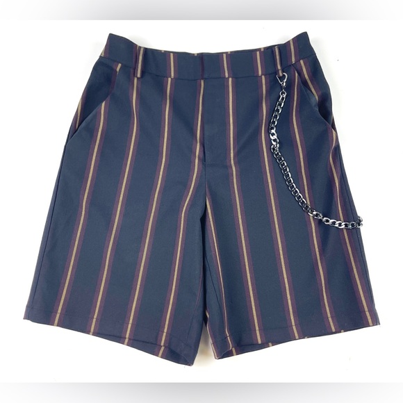 Women’s Blue Stripe Bermuda Shorts With Pocket Chain Size Small NWT - Picture 1 of 3